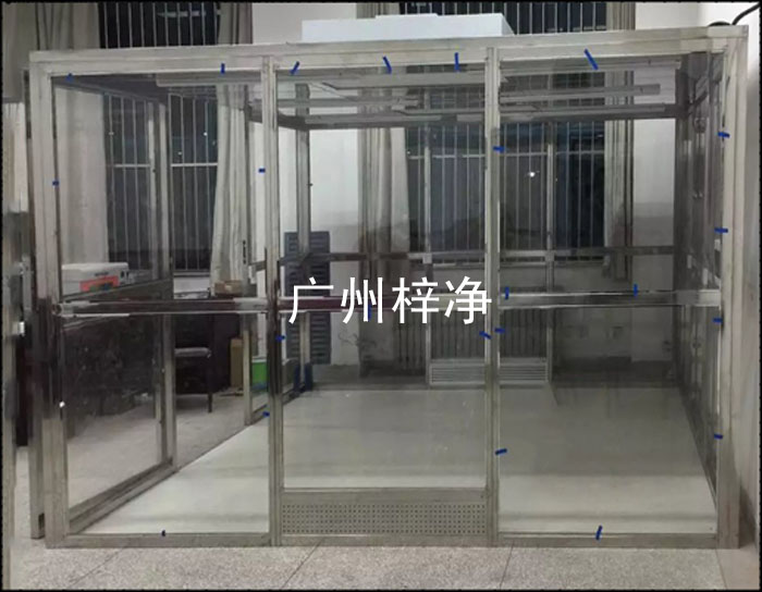 使用百級(jí)潔凈棚比較多的客戶，會(huì)選用千級(jí)潔凈棚，或萬(wàn)級(jí)潔凈棚，少量客戶會(huì)選用百級(jí)或萬(wàn)級(jí)。